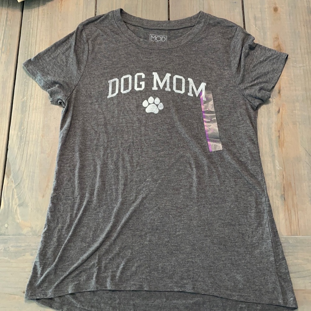 ‘Dog Mom’ Short Sleeve Tee